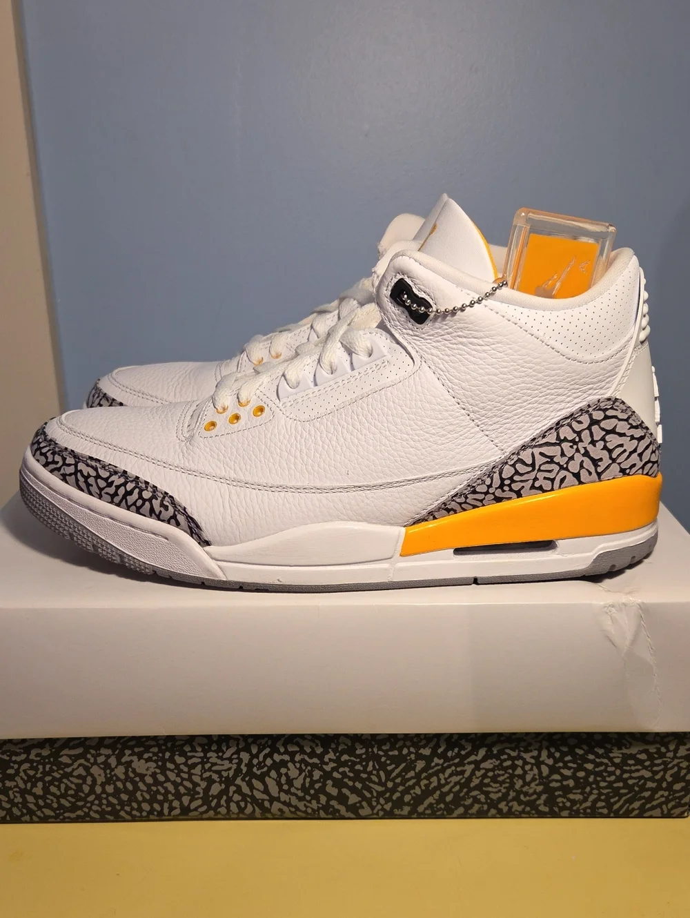 Air Jordan 3 Retro 'Laser Orange' Size 12W/10.5M